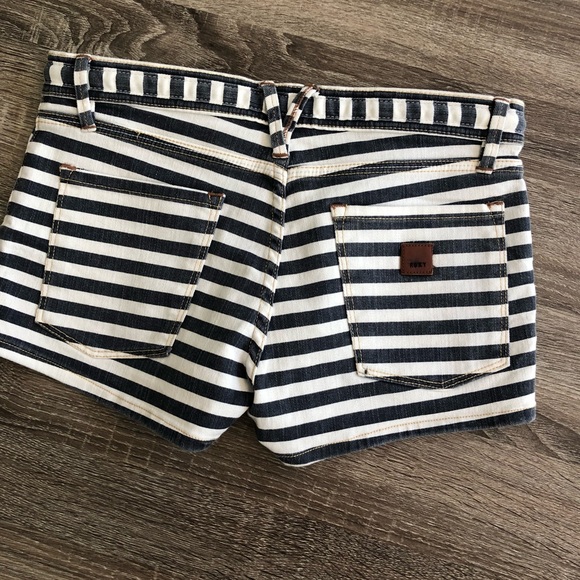 Roxy shorts size 27 - Picture 6 of 8